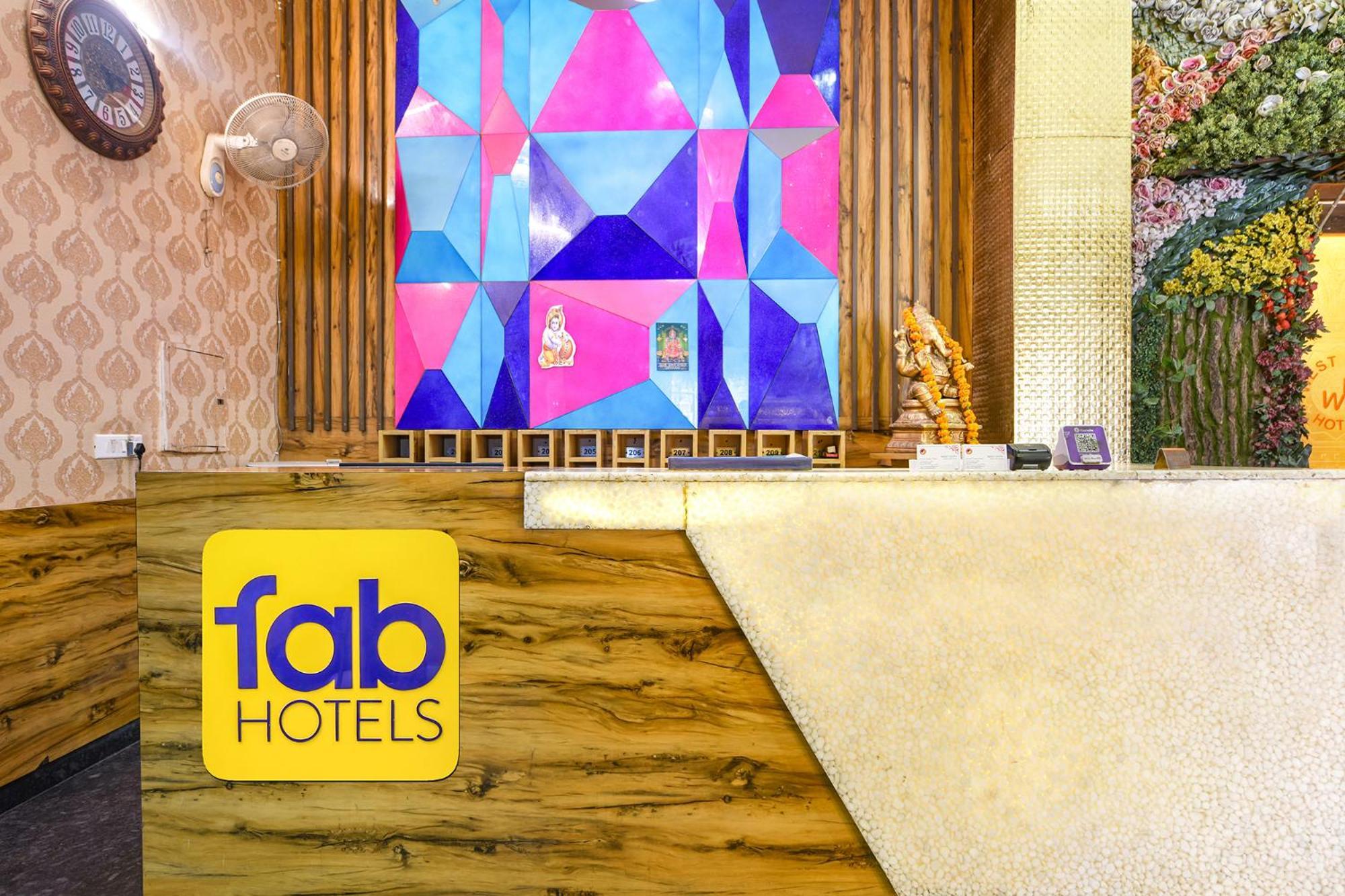 Fabhotel West View Газиабад Екстериор снимка