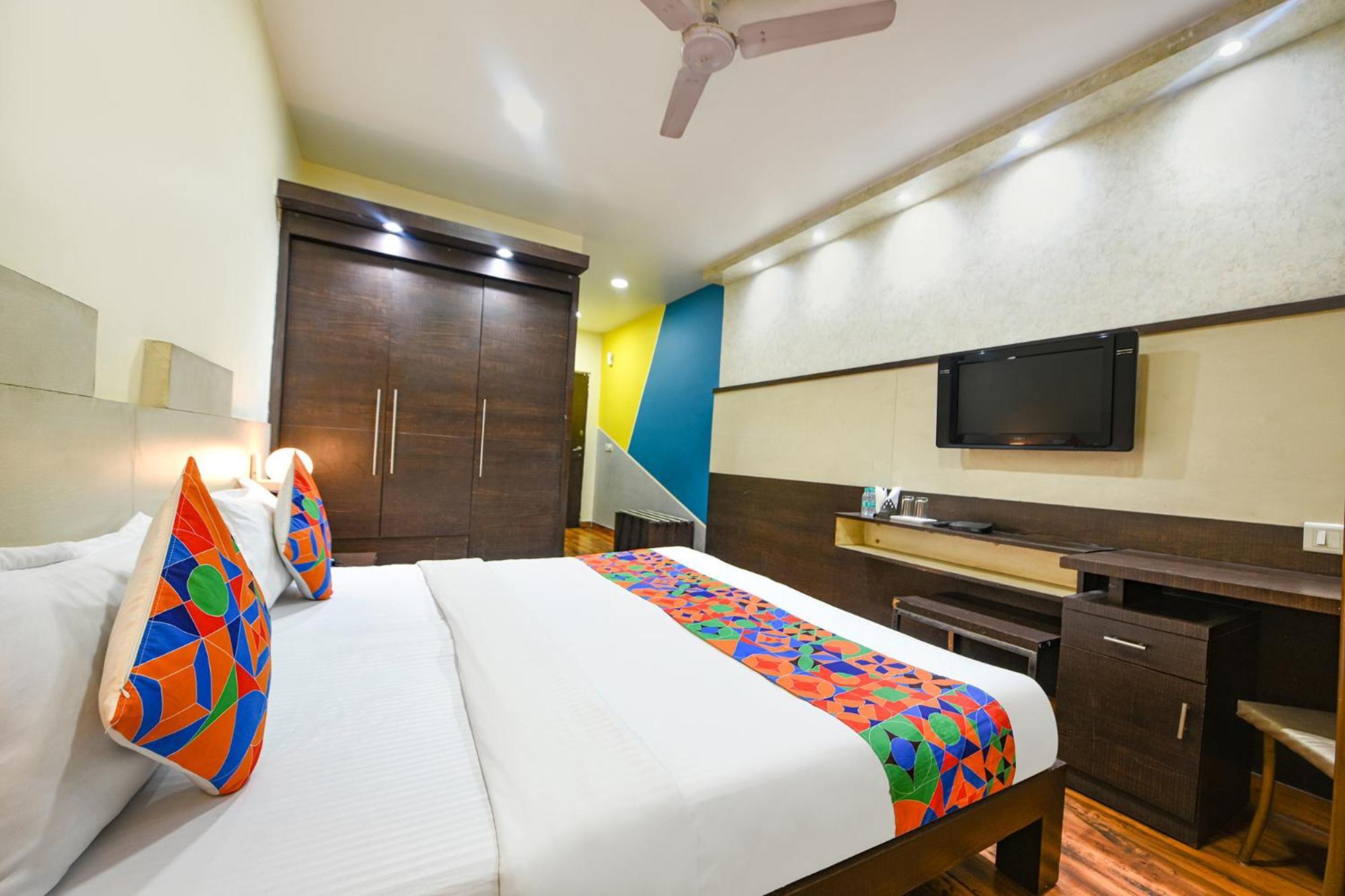 Fabhotel West View Газиабад Екстериор снимка