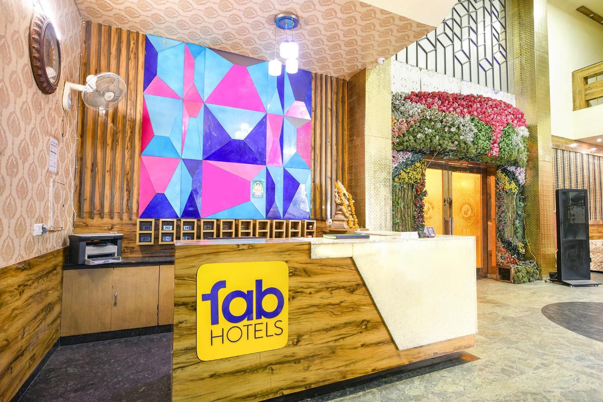 Fabhotel West View Газиабад Екстериор снимка